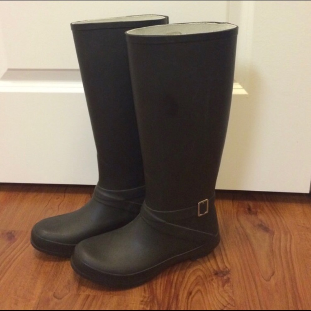 Black rain boots